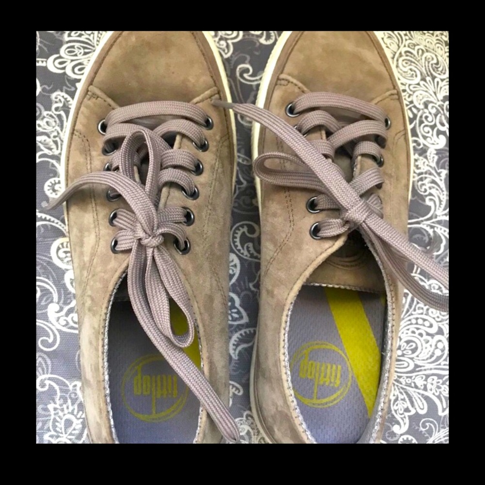 FitFlop tan suede